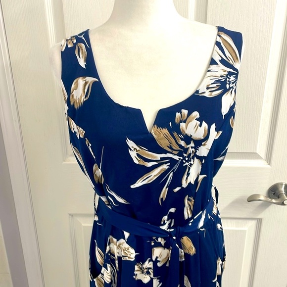 Papillon Navy Floral Jumpsuit With V Boni Neck Cropped Wide Leg Tie Belt Size L - Picture 6 of 16